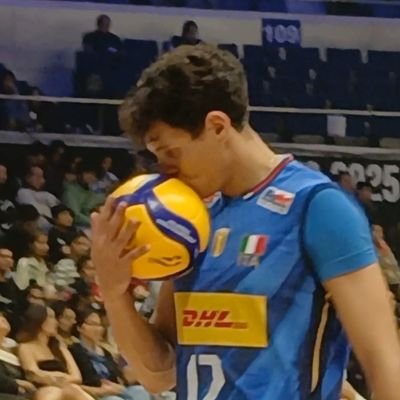 pauwcubarsi's profile picture. 🏐 (#12🇮🇹 #11🇲🇨) and ⚽️ (#79🇵🇹 #5🇪🇸FCB) || haikyuu!! enthusiast🏐