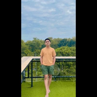 eariestyo's profile picture. let's check my official instagram : eariestyo