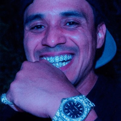2hi_327's profile picture. 