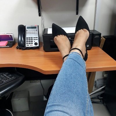 Soy Karla, mujer de Bogota, profesional docente que se dedica a vivir la vida sin tapujos, perdi mi cuenta anterior, por favor encuentreme
