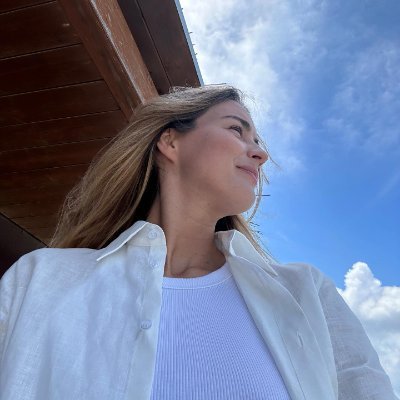 AmberlyVan9386's profile picture. Messy bun, cute vibes, and a strong heart 💖✨