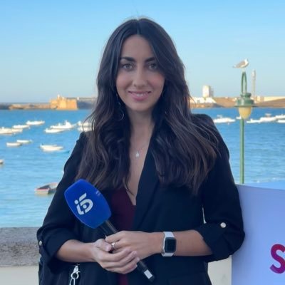 Periodista en Informativos Telecinco. Máster en TV. Máster en Comunicación Política. Bailarina de danza clásica. Instagram: taniasanchezmancha