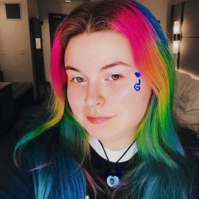 ⭑ never known a day of peace ⭑ | ‘06 swiftie, ‘14 tumblr follow, dreaming to meet taylor | ‘14 halsey stan, met h x2 | “edmonton’s biggest swiftie” -cbc
