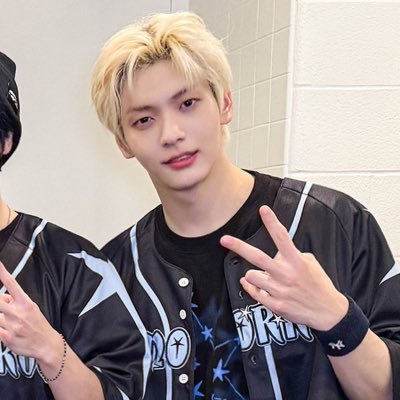 Traveling the world with my friends for #SOOBIN & #TXT 🩵 | fan account