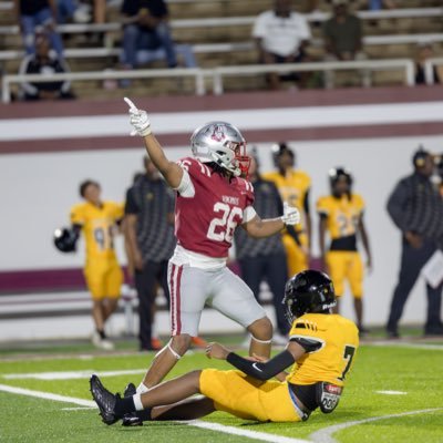 Garrick26_'s profile picture. Lowndes High School | 6’0” | 215 lbs | Edge/OLB | 3.5 GPA