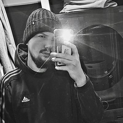 20yr old,
designed since 2022,
Owner Of @hellsw1tch and @TeamMastiff_rl gfx for @L3GIIT