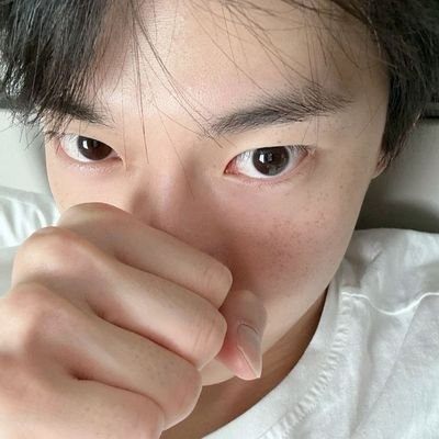 zonefinmak's profile picture. 💌🫳🏻 love self ! 
• good talking and thinking 
• good food 
• good vibe 
• good people