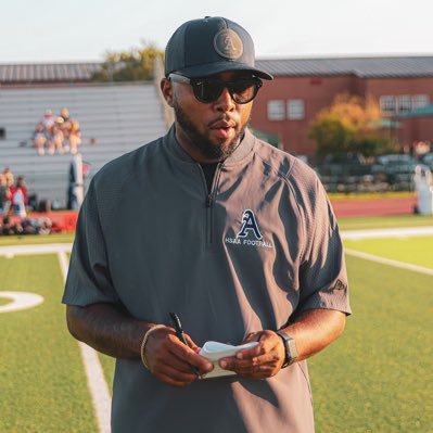 Defensive Backs/Defensive Asst @HSAA_Football | Univ of ⭕️klahoma 🏈 Alum. Author of “The Art of Cover 6” Owner of @athlete_texas
