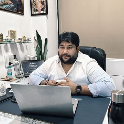 JittoobabSINGH's profile picture. युद्ध नही जिनके जीवन में, वे भी बड़े अभागे होंगे,
या तो प्रण को तोड़ा होगा, या फिर रण से भागे होंगे ।।
#financialservices # bjp