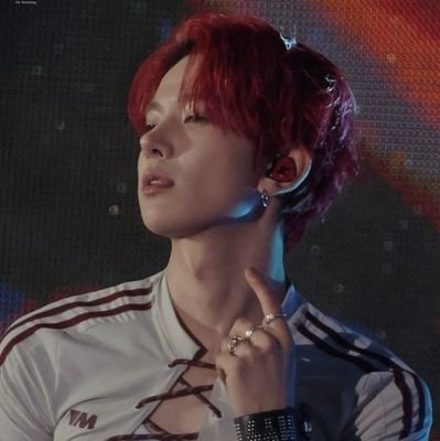 —☆ who would've thought that solace came in the shape of a hyphen?
—☆ saw enha !! 030125