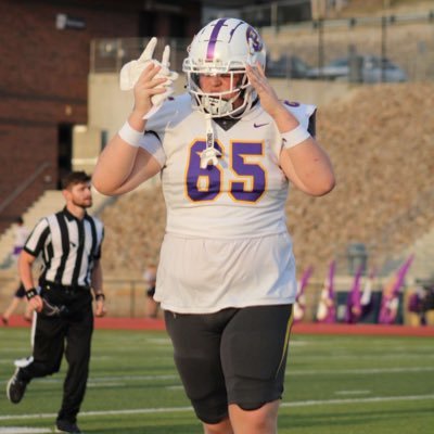 COMO/height 6’2/270lbs/OL/Hickman high school/class 2027/phone# 573-296-0240