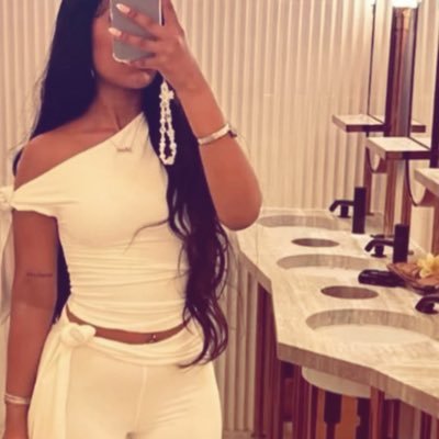 follow me 💦for weekly teasers I’m new here 🙈💕 content for sale!$