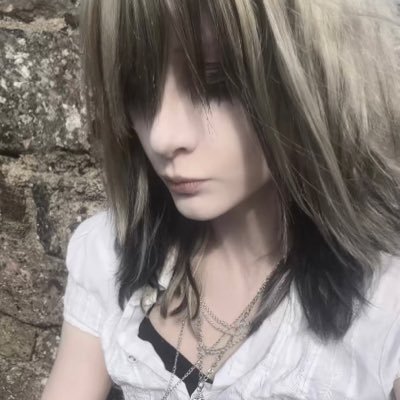 I'm a very cool #Lesbian 👩❤️💋👩 REAL.Yuri princess ⚢♡ squirrel girl/cat girl 🐈⬛ 🐿im 16 🇮🇪 Irish lesbian 🐾🎼