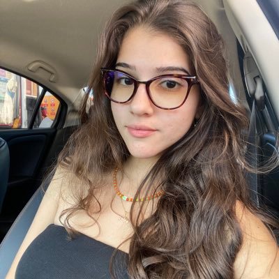 atrizrcha's profile picture. Eu tenho esse grande amor por animais, poesia e pela vida (na maioria das vezes)