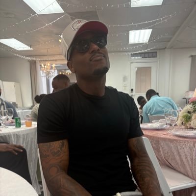 stocksrising's profile picture. 