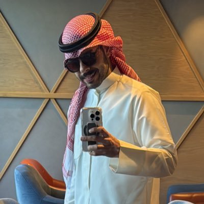 شاعر ، حاصل على #جائزة_الكويت_للتميز_والابداع_الشبابي عن مجال الثقافة والآداب.