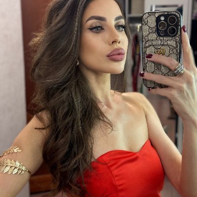 RosanaGene23541's profile picture. When women wear confidence, the world becomes more beautiful.