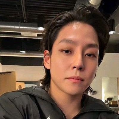 kimwoosung78's profile picture. https://t.co/AD66EGEfQ8