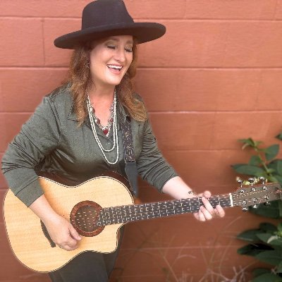 Award-winning Nashville-based singer/songwriter. Dreams are free, hustle is sold separately. 🎵 NEW MUSIC COMING 10/9!