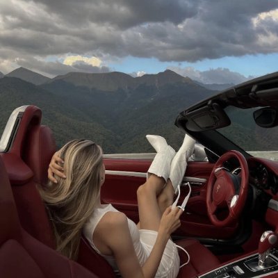 MAGA🇺🇸, I love jade and gemstones, yoga,farm travel, investing, sharing inspiring words and making new friends, traveling between the United States and Canada