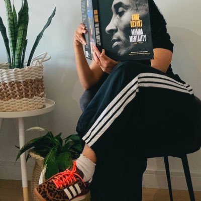 thelo7daysAWeek's profile picture. 🍎 🩺 |Black|Literary connoisseur | Tea enthusiast| Wholesome|Good(ness)| Tracee Ellis Ross🤍