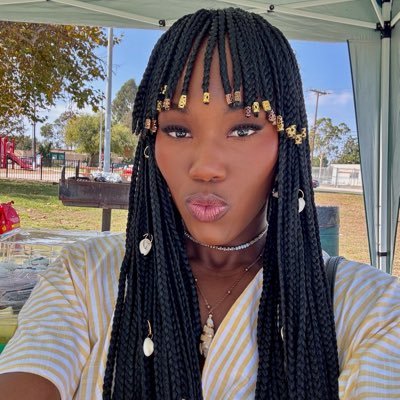 A bu m nwafor Igbo ☀️❤️A na m agu egwu 🎶 Listen to my music for healing & empowering vibes. Your soul will thank you.💋🧜🏾♀️ 🌍💜🔮✨🌊🌬️🔥
