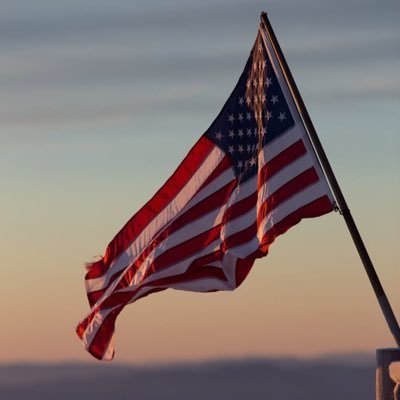 Official white house account-Assistance to the president & white house deputy chief of staff
