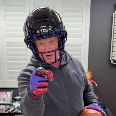 Disguiseyburner's profile picture. Never forget what Craig James did (he killed 5 hookers)