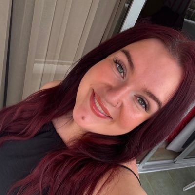 suzanakaz's profile picture. 