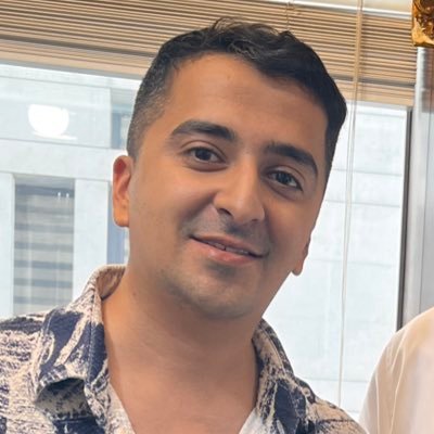 Mohammad9522389's profile picture. چه سینه‌سوز آه‌ها که خفته بر لبان ما…