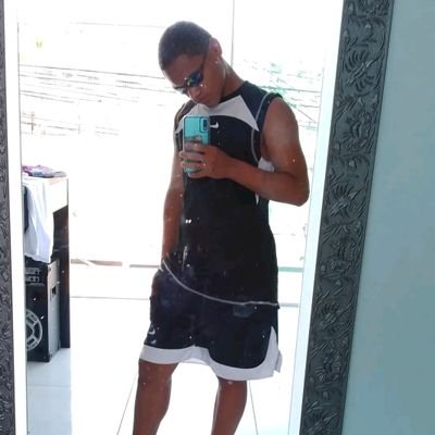 NicolasCRF35575's profile picture. NÃO CONTA HISTÓRIA FAÇA PARTE DA HISTÓRIA ✊🏽🔴⚫️