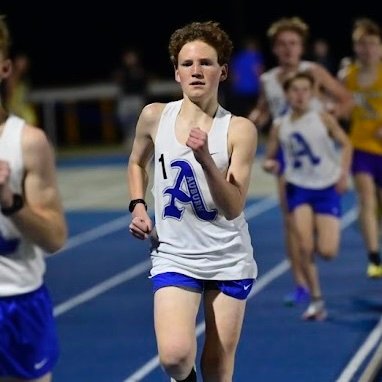 16 years old/ Half-marathon: 1:26/ 5K: 17:46/ GPA: 4.1/ Graphic designer