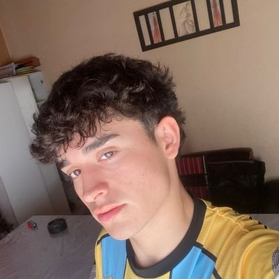 leocassataroo's profile picture. @Leeo_cassa