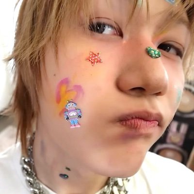 any pronouns / 18 / kpop multistan + a doomed yaoi enjoyer