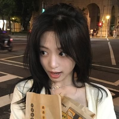 𝐏𝐨𝐫𝐭𝐫𝐚𝐲𝐞𝐝 . . 2007 ◞ ⋆ shout ─ out her name◞ 🦋정아현 ! ◞ ⋆ Born with superstar DNA.