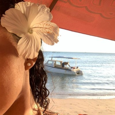 eu_bricl's profile picture. Relatos, pensamentos aleatórios, opiniões não solicitadas e várias queixas.

. Sommelier de café
. Inimiga do cuscuz paulista
. Psicóloga das minhas amigas

🦋