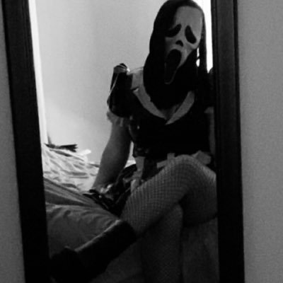 ihatefeelingemo's profile picture. I’m making this as a place to write my thoughts when I feel alone