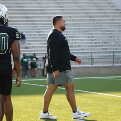 O-Line Coach @ Mesquite Poteet High school. Romans 8:18, M.S in Kinesiology | HSU Football Alum | @hanrod12