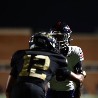 6’3 185lb route runner @LetsGoICC_FB | Dec 2025 Grad | #E1B