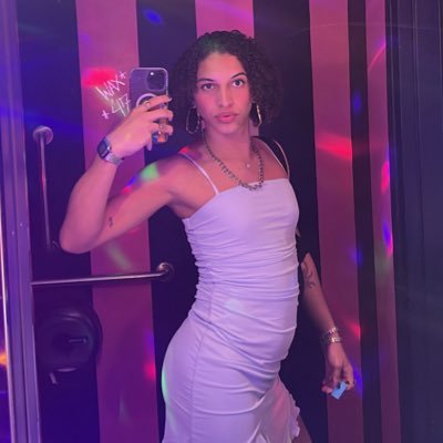 22 | 🏳️⚧️ | PR | tweeteo mucha mierda y a veces posteo las nalgas🤭 | ig:kattabajolalluvia