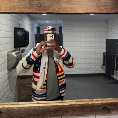 Sports nut. Sneaker enthusiast. Gamer 🎮. Well connected. Well respected. #NT