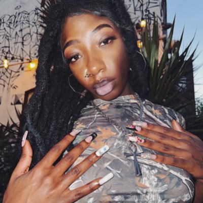 Artist • Nail Stylist • ICharmnailz💋 𝕾𝖔𝖚𝖓𝖉, 𝖘𝖙𝖞𝖑𝖊 & 𝖘𝖕𝖎𝖗𝖎𝖙𝖚𝖆𝖑𝖎𝖙𝖞 𝖎𝖓𝖙𝖊𝖗𝖙𝖜𝖎𝖓𝖊𝖉 ✨ ∞ . ♡ ♃ ♀𓂀 back like I never left 💿 ˚🔮 🇱🇷