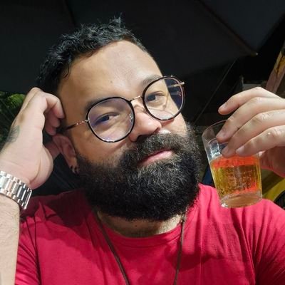 Uma piada irmão caveleiro.
Crítico de filmes de sofá, Militante do Terrabolismo, Admirador de Capivara e Comunista de Huawei.
https://t.co/zhGPZOJecv