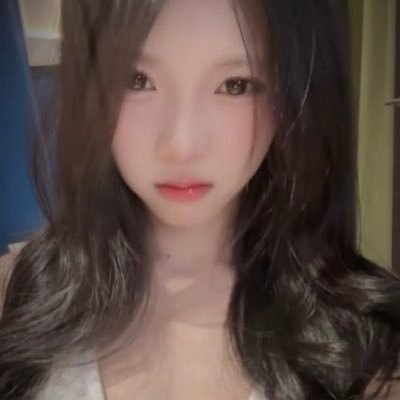 vikhanh274742's profile picture. 