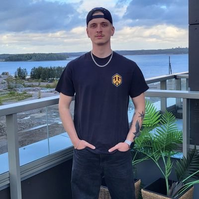 Passionate gamer | Founder & CEO at @twrecksesports | Digital Development & Data Processing Student