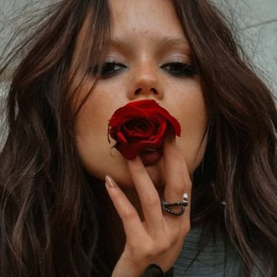 Witch Shojo Girl 🌙, She/Her┊ ☆*:・゚🎀🏳️🌈
🌻 @warwanarat ┊@JeffSatur 🪐