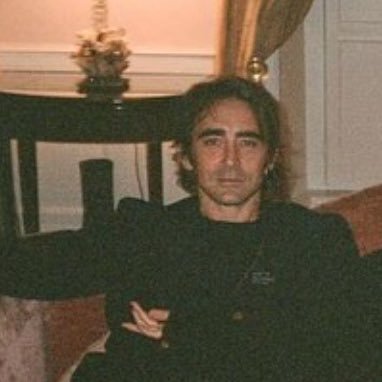 ࿐༛ཻ billionaire, artist, maybe activist, but just a man who actually disabled his own legs –or his own life? doesn't matter. just 𝙨𝙩𝙧𝙤𝙣𝙜 heart -*oc