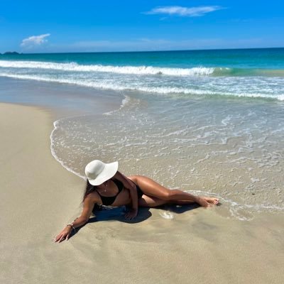 La vida no hay que disfrutarla, hay que aprovecharla..🌻