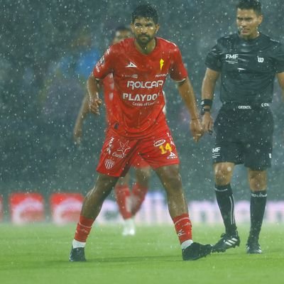 ¡La carrera del futbolista es de resistencia, no de velocidad! En @clubnecaxa ⚽️ https://t.co/ibgBJJsoaO