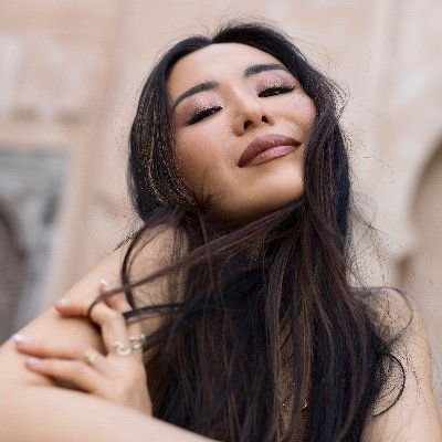 Wellness Curator | Subconscious Architect 𓆏 | Editor | 🧜🏼♀️ Mermaid | Hot 26